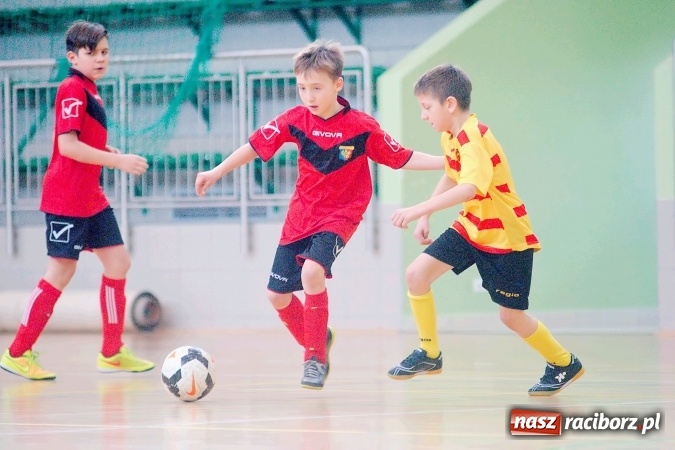 Zdjęcie w galerii na portalu naszraciborz.pl:  Zimowa Liga Halowa: III kolejka zmagań orlików za nami wiadomości z regionu