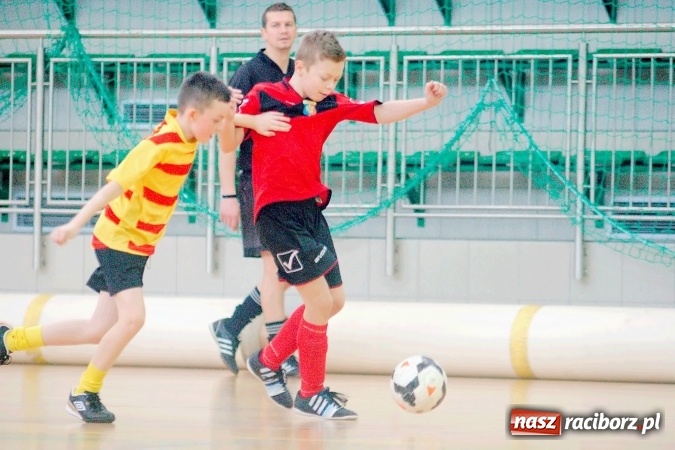 Zdjęcie w galerii na portalu naszraciborz.pl:  Zimowa Liga Halowa: III kolejka zmagań orlików za nami wiadomości z regionu