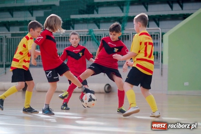 Zdjęcie w galerii na portalu naszraciborz.pl:  Zimowa Liga Halowa: III kolejka zmagań orlików za nami wiadomości z regionu