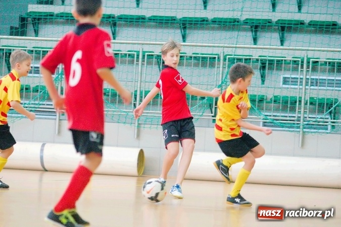 Zdjęcie w galerii na portalu naszraciborz.pl:  Zimowa Liga Halowa: III kolejka zmagań orlików za nami wiadomości z regionu