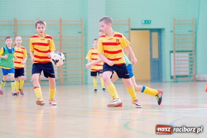 Zdjęcie w galerii na portalu naszraciborz.pl:  Zimowa Liga Halowa: III kolejka zmagań orlików za nami wiadomości z regionu