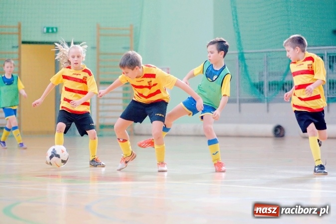 Zdjęcie w galerii na portalu naszraciborz.pl:  Zimowa Liga Halowa: III kolejka zmagań orlików za nami wiadomości z regionu