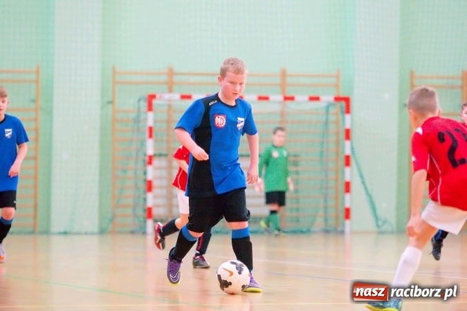 Zdjęcie w galerii na portalu naszraciborz.pl:  Zimowa Liga Halowa: III kolejka zmagań orlików za nami wiadomości z regionu