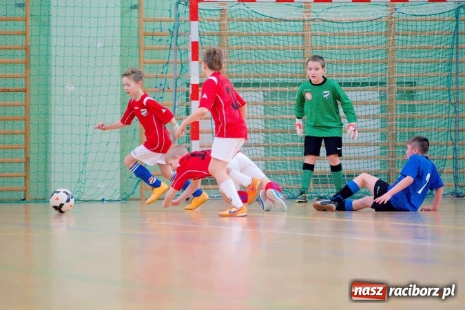 Zdjęcie w galerii na portalu naszraciborz.pl:  Zimowa Liga Halowa: III kolejka zmagań orlików za nami wiadomości z regionu