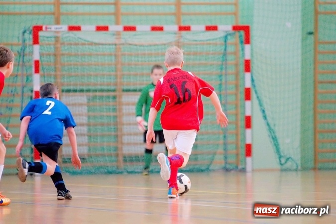 Zdjęcie w galerii na portalu naszraciborz.pl:  Zimowa Liga Halowa: III kolejka zmagań orlików za nami wiadomości z regionu