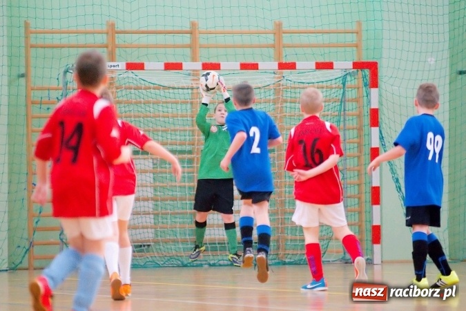 Zdjęcie w galerii na portalu naszraciborz.pl:  Zimowa Liga Halowa: III kolejka zmagań orlików za nami wiadomości z regionu