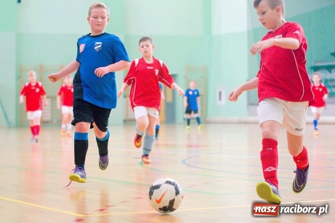 Zdjęcie w galerii na portalu naszraciborz.pl:  Zimowa Liga Halowa: III kolejka zmagań orlików za nami wiadomości z regionu