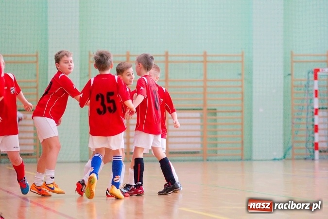 Zdjęcie w galerii na portalu naszraciborz.pl:  Zimowa Liga Halowa: III kolejka zmagań orlików za nami wiadomości z regionu