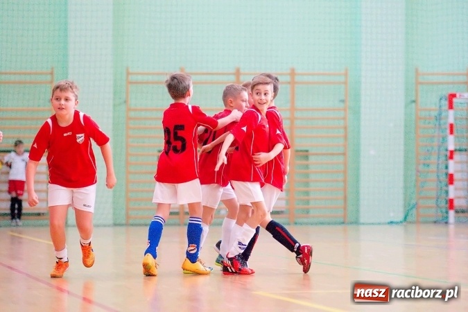 Zdjęcie w galerii na portalu naszraciborz.pl:  Zimowa Liga Halowa: III kolejka zmagań orlików za nami wiadomości z regionu