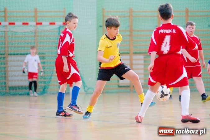 Zdjęcie w galerii na portalu naszraciborz.pl:  Zimowa Liga Halowa: III kolejka zmagań orlików za nami wiadomości z regionu