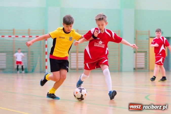 Zdjęcie w galerii na portalu naszraciborz.pl:  Zimowa Liga Halowa: III kolejka zmagań orlików za nami wiadomości z regionu