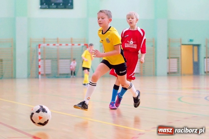 Zdjęcie w galerii na portalu naszraciborz.pl:  Zimowa Liga Halowa: III kolejka zmagań orlików za nami wiadomości z regionu