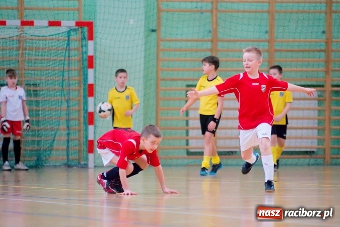 Zdjęcie w galerii na portalu naszraciborz.pl:  Zimowa Liga Halowa: III kolejka zmagań orlików za nami wiadomości z regionu