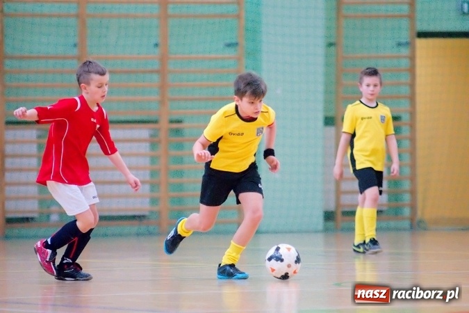 Zdjęcie w galerii na portalu naszraciborz.pl:  Zimowa Liga Halowa: III kolejka zmagań orlików za nami wiadomości z regionu