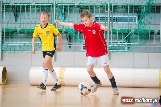 Zdjęcie w galerii na portalu naszraciborz.pl:  Zimowa Liga Halowa: III kolejka zmagań orlików za nami wiadomości z regionu