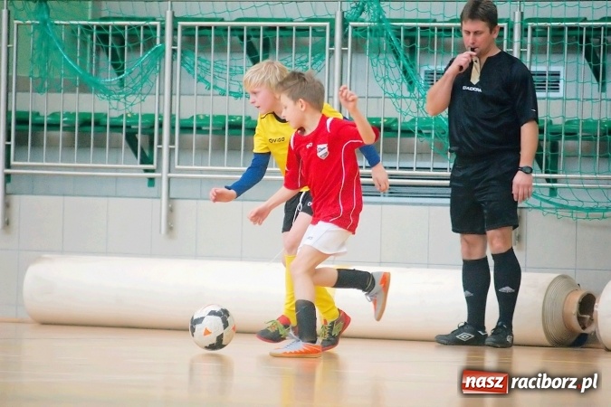 Zdjęcie w galerii na portalu naszraciborz.pl:  Zimowa Liga Halowa: III kolejka zmagań orlików za nami wiadomości z regionu