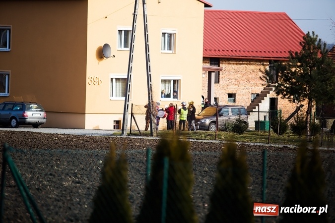 Zdjęcie w galerii na portalu naszraciborz.pl: Sławików. Bez tańczenia z niedźwiedziem szczęścia nie ma! wiadomości z regionu