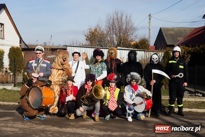 Zdjęcie w galerii na portalu naszraciborz.pl: Sławików. Bez tańczenia z niedźwiedziem szczęścia nie ma! wiadomości z regionu