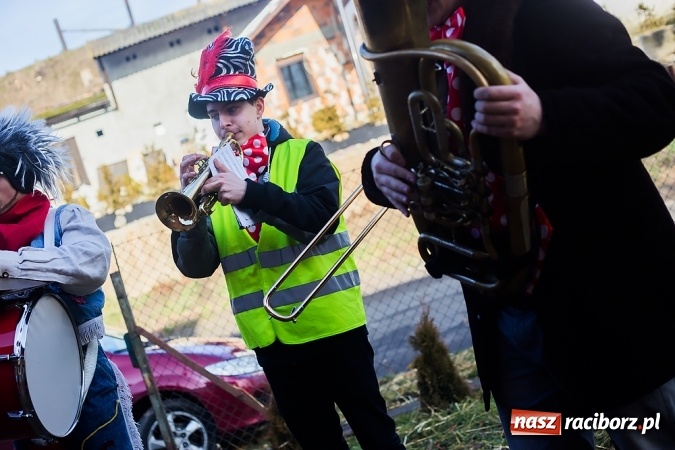Zdjęcie w galerii na portalu naszraciborz.pl: Sławików. Bez tańczenia z niedźwiedziem szczęścia nie ma! wiadomości z regionu