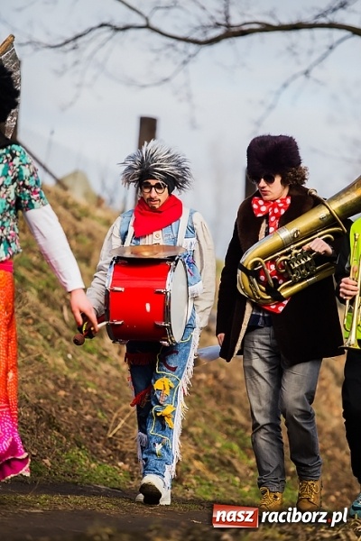 Zdjęcie w galerii na portalu naszraciborz.pl: Sławików. Bez tańczenia z niedźwiedziem szczęścia nie ma! wiadomości z regionu