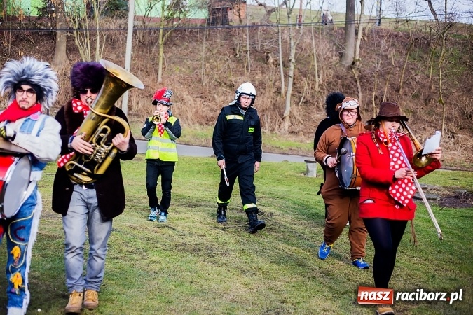 Zdjęcie w galerii na portalu naszraciborz.pl: Sławików. Bez tańczenia z niedźwiedziem szczęścia nie ma! wiadomości z regionu