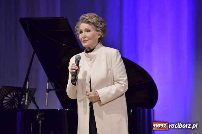 Zdjęcie w galerii na portalu naszraciborz.pl: WSPOMNIJ MNIE, czyli koncert Ireny Santor w Raciborzu wiadomości z regionu