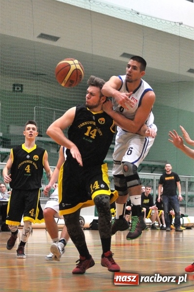 Zdjęcie w galerii na portalu naszraciborz.pl: KKS Tarnowskie Góry lepszy od Ofensywy wiadomości z regionu