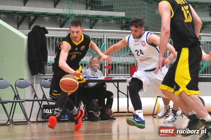 Zdjęcie w galerii na portalu naszraciborz.pl: KKS Tarnowskie Góry lepszy od Ofensywy wiadomości z regionu