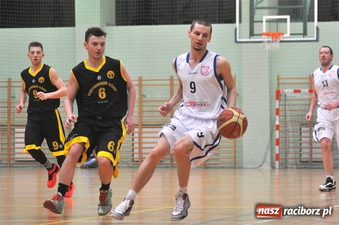 Zdjęcie w galerii na portalu naszraciborz.pl: KKS Tarnowskie Góry lepszy od Ofensywy wiadomości z regionu