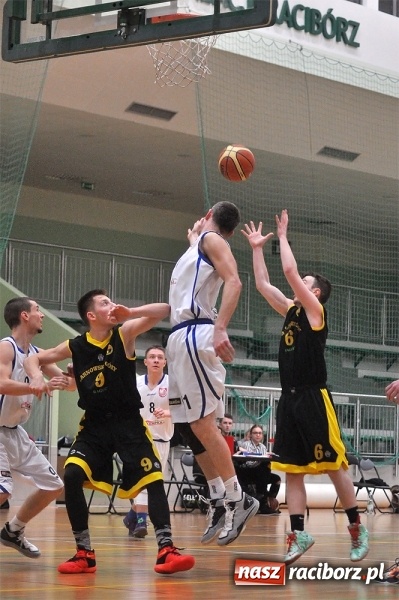 Zdjęcie w galerii na portalu naszraciborz.pl: KKS Tarnowskie Góry lepszy od Ofensywy wiadomości z regionu