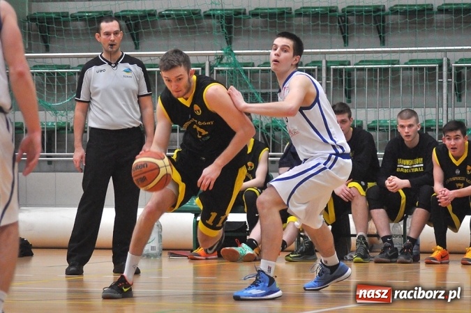Zdjęcie w galerii na portalu naszraciborz.pl: KKS Tarnowskie Góry lepszy od Ofensywy wiadomości z regionu