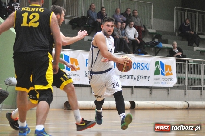 Zdjęcie w galerii na portalu naszraciborz.pl: KKS Tarnowskie Góry lepszy od Ofensywy wiadomości z regionu