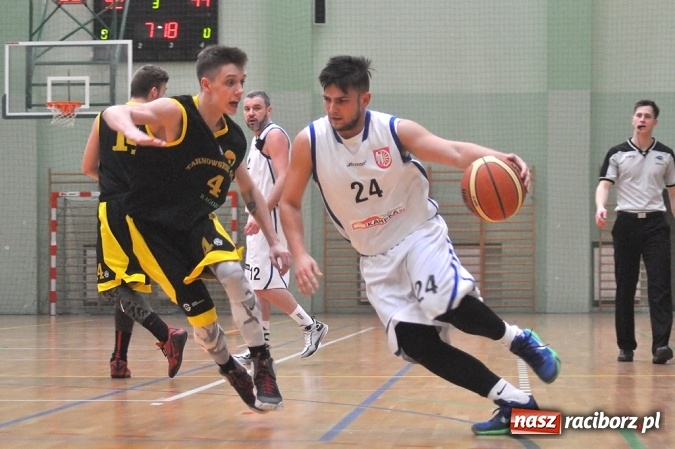 Zdjęcie w galerii na portalu naszraciborz.pl: KKS Tarnowskie Góry lepszy od Ofensywy wiadomości z regionu