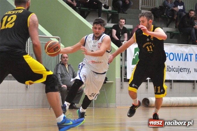 Zdjęcie w galerii na portalu naszraciborz.pl: KKS Tarnowskie Góry lepszy od Ofensywy wiadomości z regionu