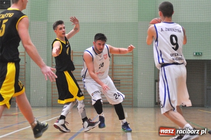 Zdjęcie w galerii na portalu naszraciborz.pl: KKS Tarnowskie Góry lepszy od Ofensywy wiadomości z regionu