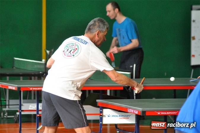 Zdjęcie w galerii na portalu naszraciborz.pl: Miłośnicy tenisa stołowego rywalizowali w Sokole wiadomości z regionu