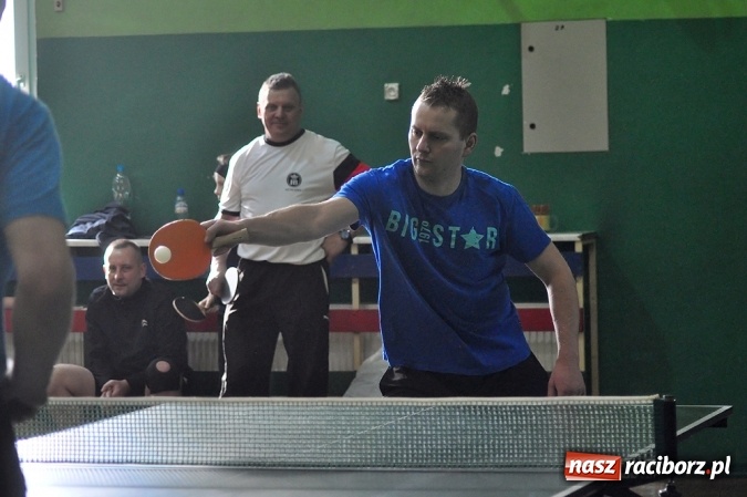Zdjęcie w galerii na portalu naszraciborz.pl: Miłośnicy tenisa stołowego rywalizowali w Sokole wiadomości z regionu