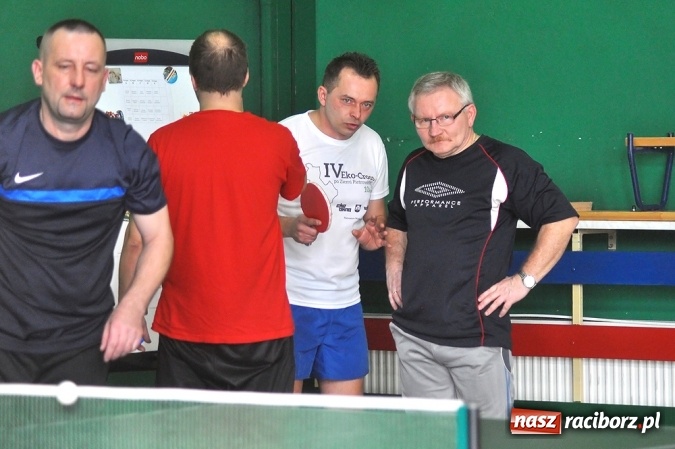 Zdjęcie w galerii na portalu naszraciborz.pl: Miłośnicy tenisa stołowego rywalizowali w Sokole wiadomości z regionu