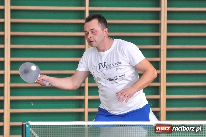 Zdjęcie w galerii na portalu naszraciborz.pl: Miłośnicy tenisa stołowego rywalizowali w Sokole wiadomości z regionu
