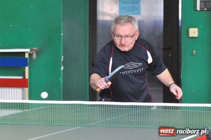 Zdjęcie w galerii na portalu naszraciborz.pl: Miłośnicy tenisa stołowego rywalizowali w Sokole wiadomości z regionu