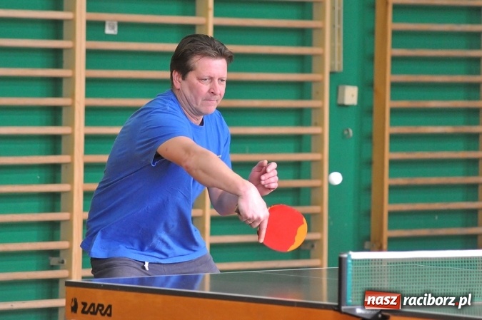 Zdjęcie w galerii na portalu naszraciborz.pl: Miłośnicy tenisa stołowego rywalizowali w Sokole wiadomości z regionu