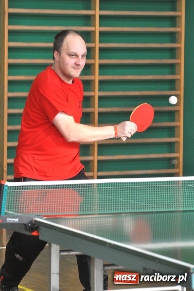 Zdjęcie w galerii na portalu naszraciborz.pl: Miłośnicy tenisa stołowego rywalizowali w Sokole wiadomości z regionu