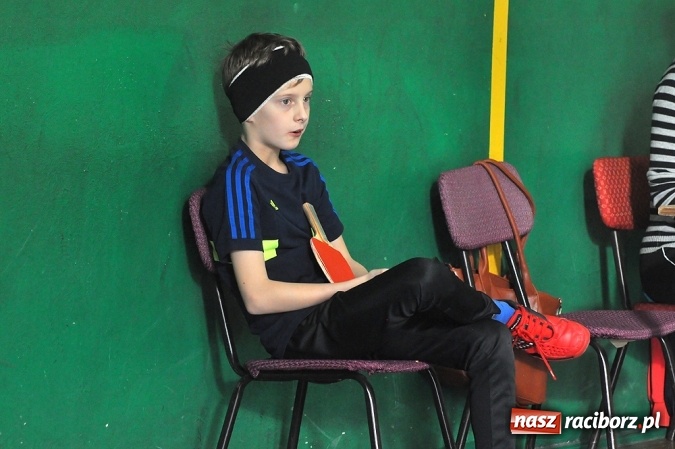 Zdjęcie w galerii na portalu naszraciborz.pl: Miłośnicy tenisa stołowego rywalizowali w Sokole wiadomości z regionu