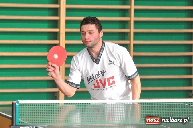 Zdjęcie w galerii na portalu naszraciborz.pl: Miłośnicy tenisa stołowego rywalizowali w Sokole wiadomości z regionu