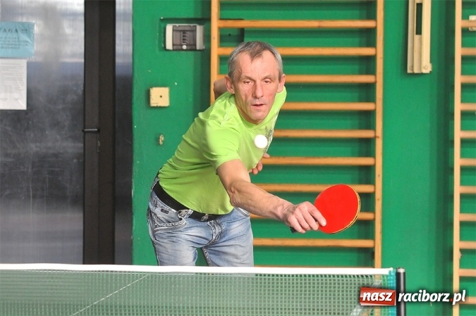 Zdjęcie w galerii na portalu naszraciborz.pl: Miłośnicy tenisa stołowego rywalizowali w Sokole wiadomości z regionu