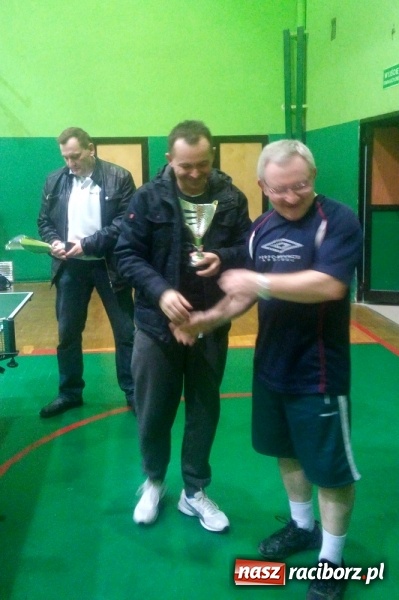 Zdjęcie w galerii na portalu naszraciborz.pl: Miłośnicy tenisa stołowego rywalizowali w Sokole wiadomości z regionu