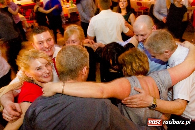 Zdjęcie w galerii na portalu naszraciborz.pl: Karnawałowo-walentynkowe ostatki w Borucinie wiadomości z regionu