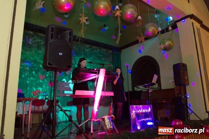 Zdjęcie w galerii na portalu naszraciborz.pl: Karnawałowo-walentynkowe ostatki w Borucinie wiadomości z regionu