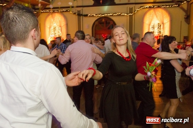 Zdjęcie w galerii na portalu naszraciborz.pl: Karnawałowo-walentynkowe ostatki w Borucinie wiadomości z regionu