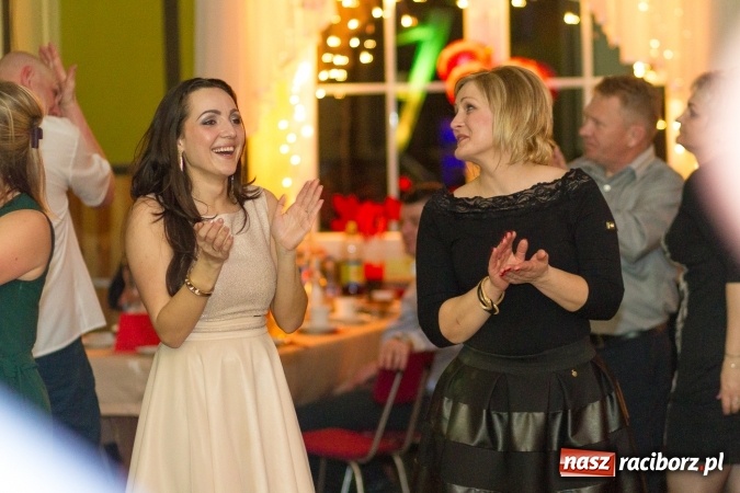 Zdjęcie w galerii na portalu naszraciborz.pl: Karnawałowo-walentynkowe ostatki w Borucinie wiadomości z regionu